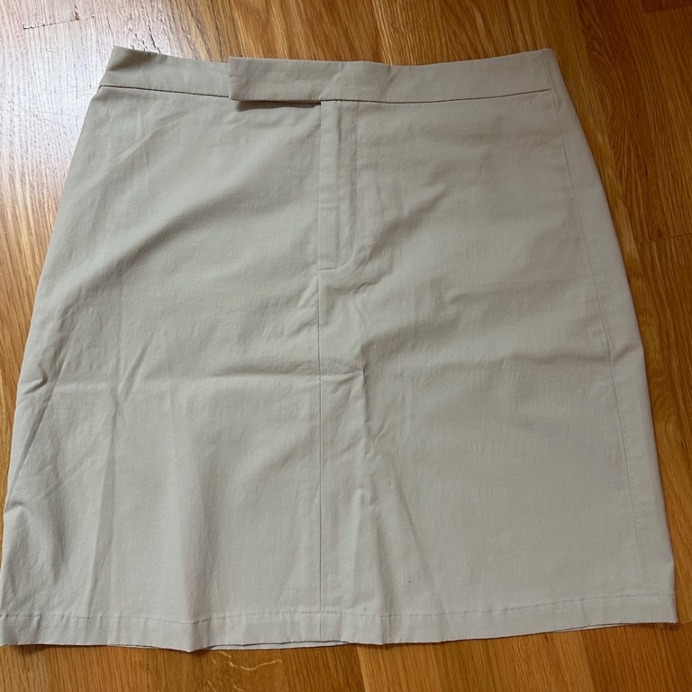 Like New Vintage Light Tan Banana Republic Short Stretch Skirt size 4